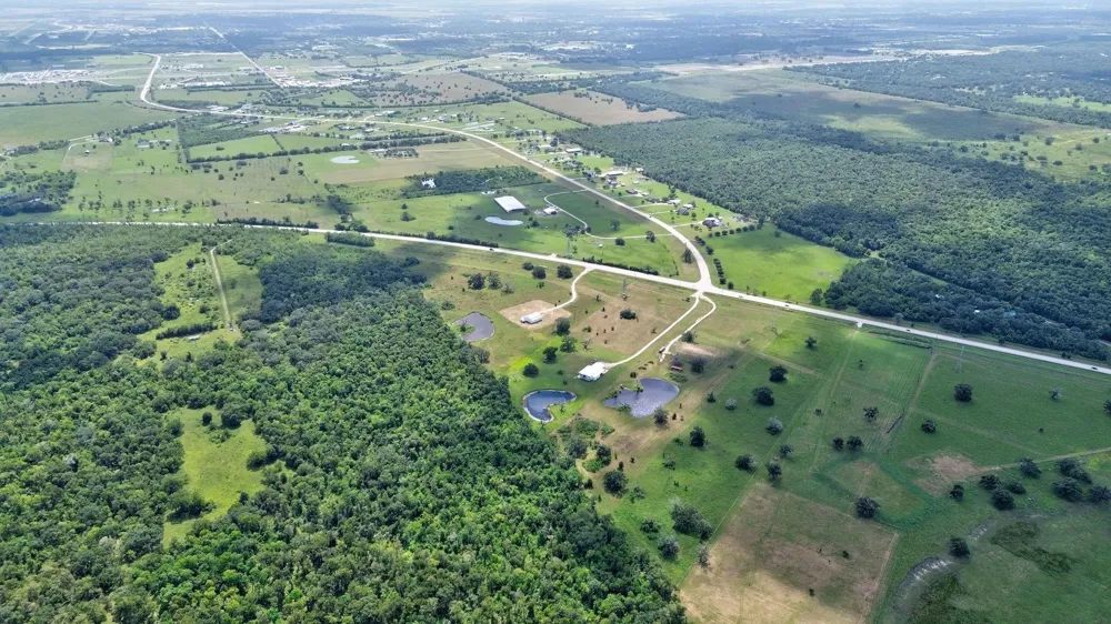 4 Fm 521 Angleton, TX 77515