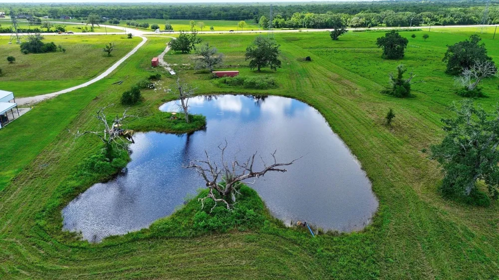 4 Fm 521 Angleton, TX 77515