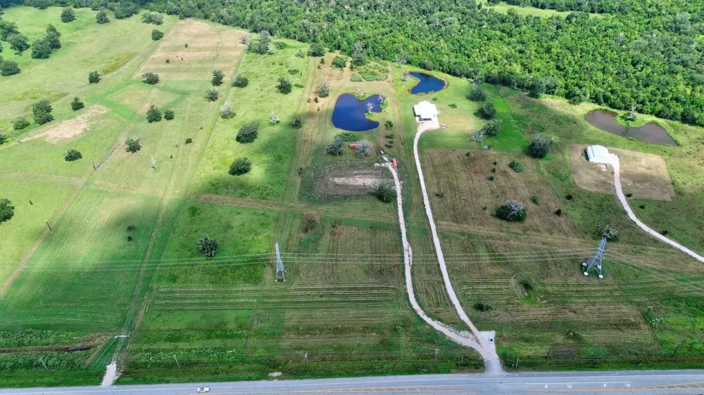 4 Fm 521 Angleton, TX 77515