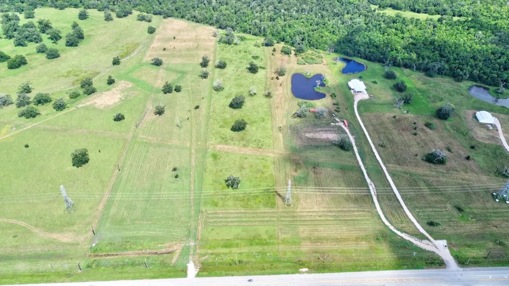 4 Fm 521 Angleton, TX 77515