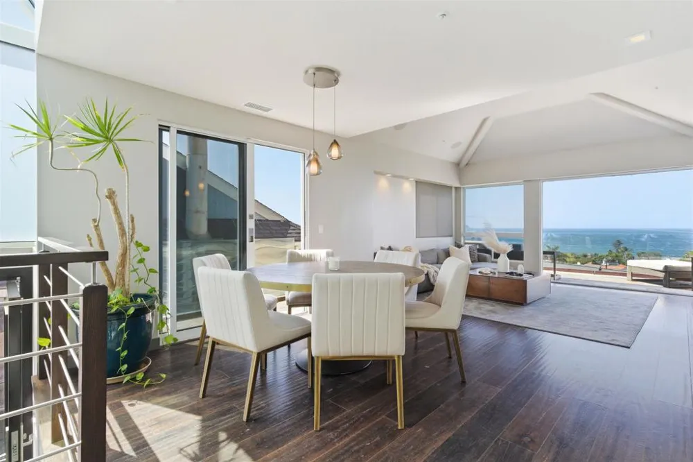 2372 Oxford Ave Cardiff by the Sea, CA 92007