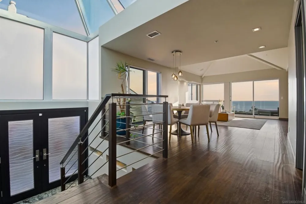 2372 Oxford Ave Cardiff by the Sea, CA 92007