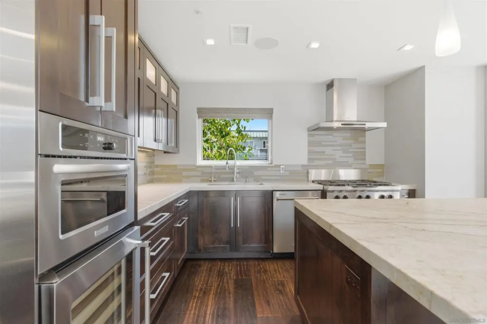 2372 Oxford Ave Cardiff by the Sea, CA 92007
