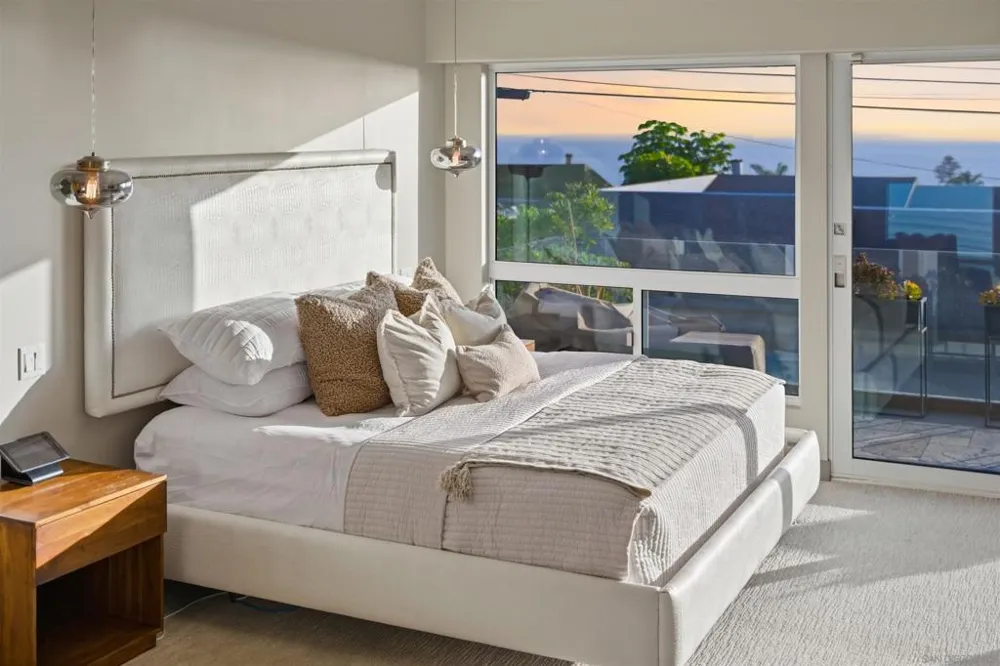 2372 Oxford Ave Cardiff by the Sea, CA 92007