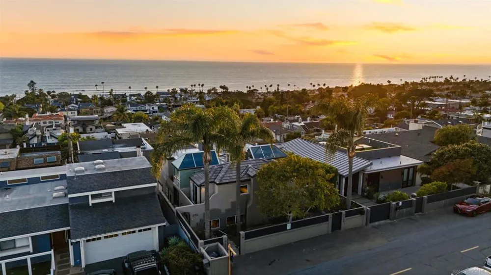 2372 Oxford Ave Cardiff by the Sea, CA 92007