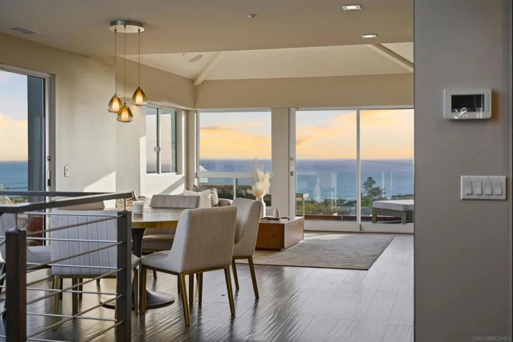 2372 Oxford Ave Cardiff by the Sea, CA 92007