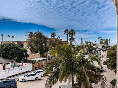 924 Hornblend Street #302