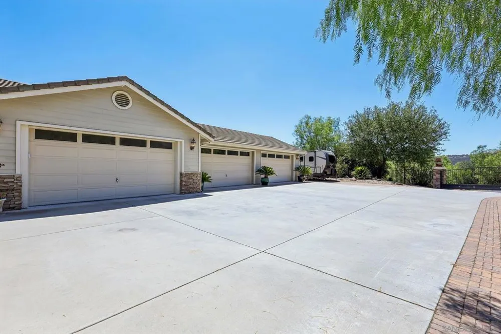 26379 Engelmann Valley Center, CA 92082