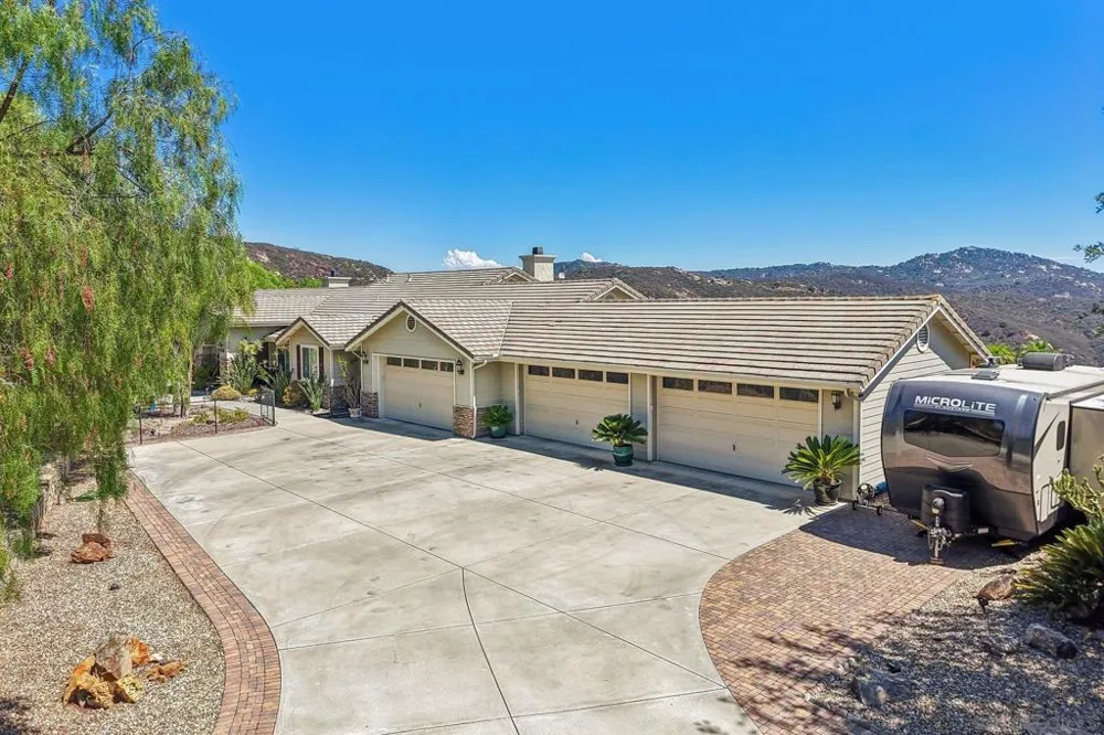 26379 Engelmann Valley Center, CA 92082