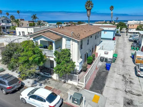 2114 Abbott St.