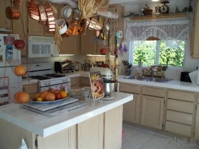 1647 Shire Ave Oceanside, CA 92057