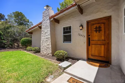 12437 Meandro Rd