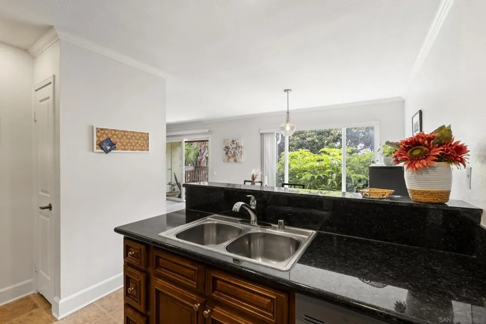 3076 Via Alicante #D La Jolla, CA 92037