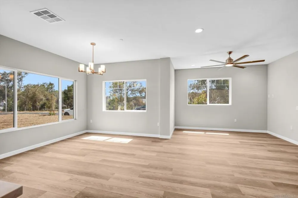 3925 Rojo Tierra Rd La Mesa, CA 91941