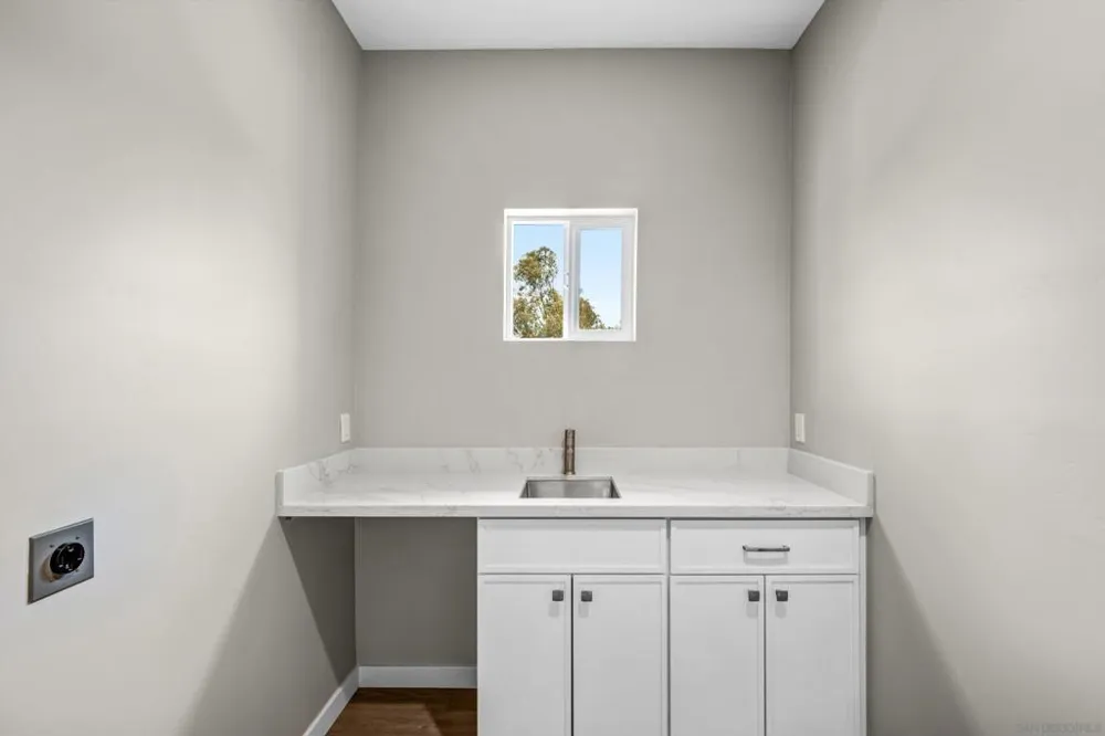 3925 Rojo Tierra Rd La Mesa, CA 91941