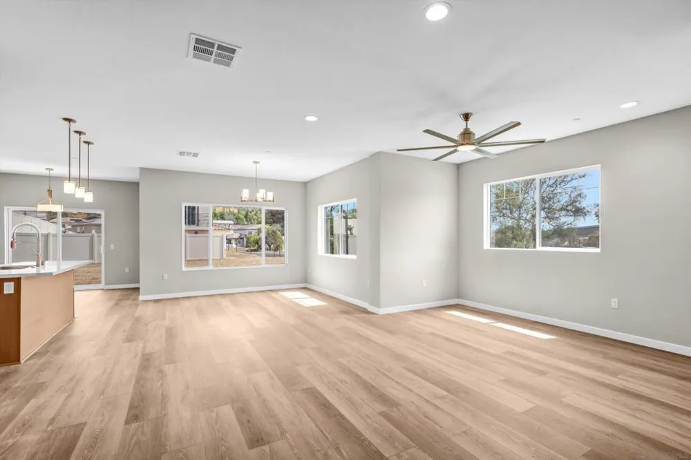 3925 Rojo Tierra Rd La Mesa, CA 91941