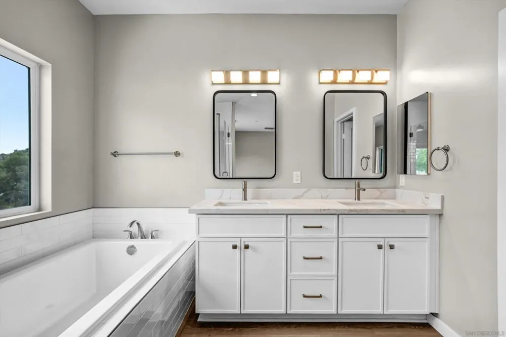 3925 Rojo Tierra Rd La Mesa, CA 91941