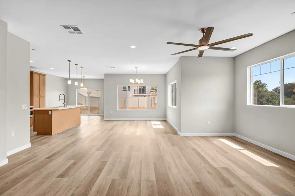 3925 Rojo Tierra Rd La Mesa, CA 91941