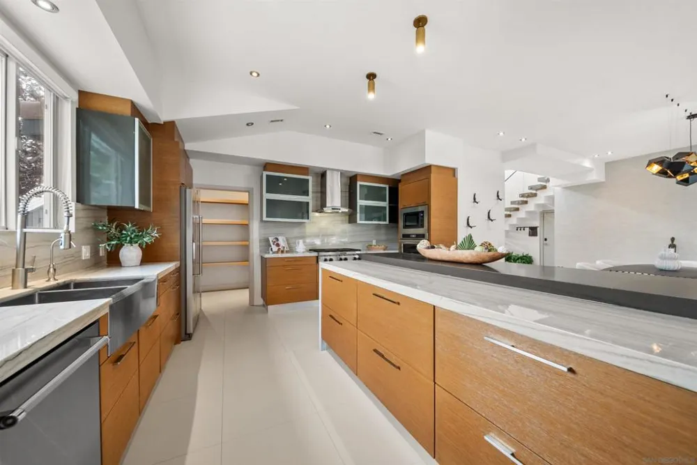 5435 Parkview Dr La Jolla, CA 92037