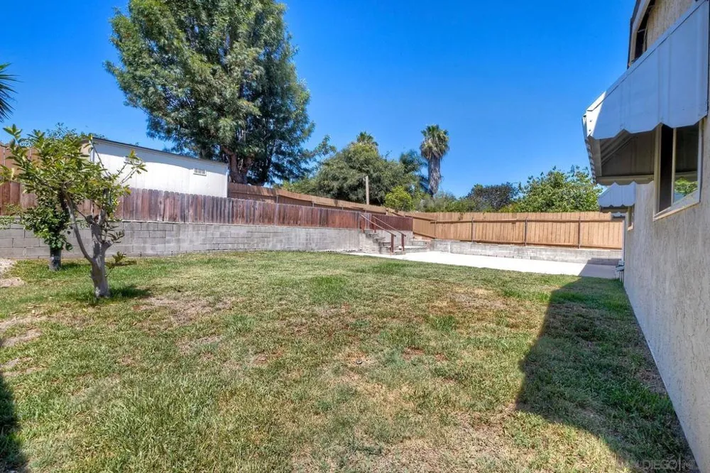 750 Melrose Pl Vista, CA 92083