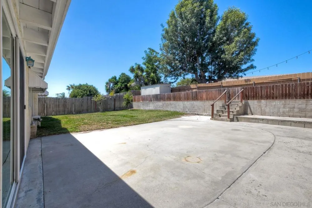 750 Melrose Pl Vista, CA 92083
