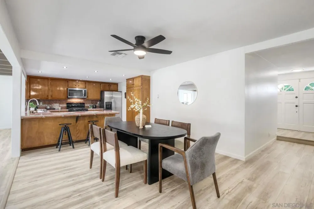 750 Melrose Pl Vista, CA 92083