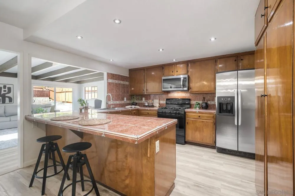 750 Melrose Pl Vista, CA 92083