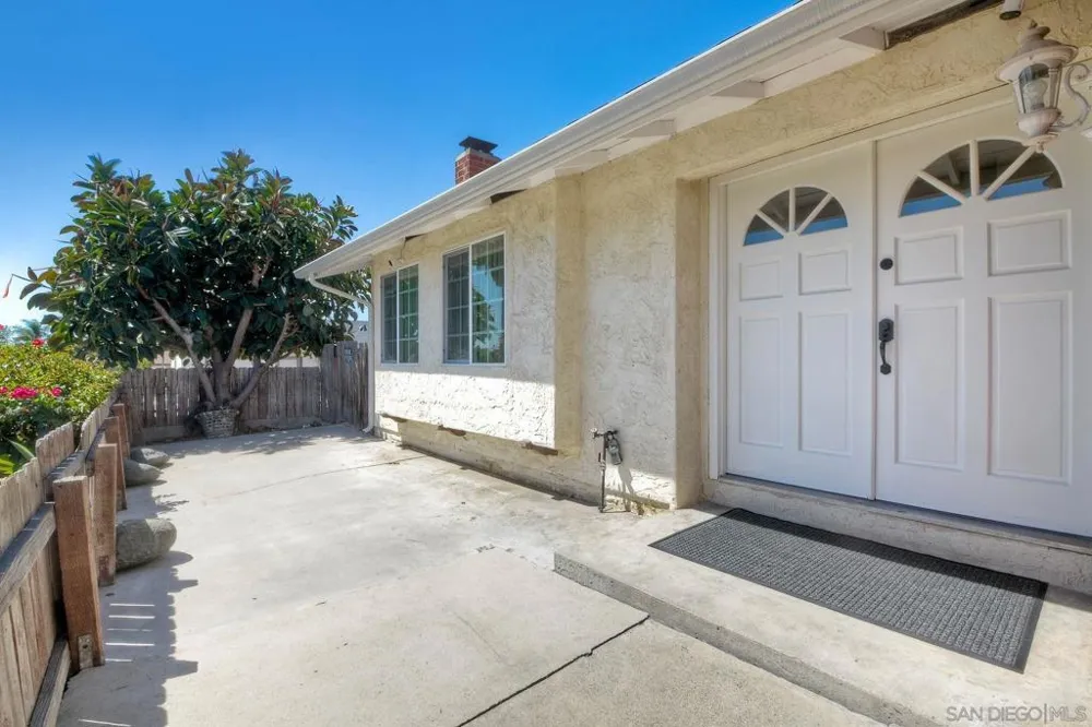 750 Melrose Pl Vista, CA 92083