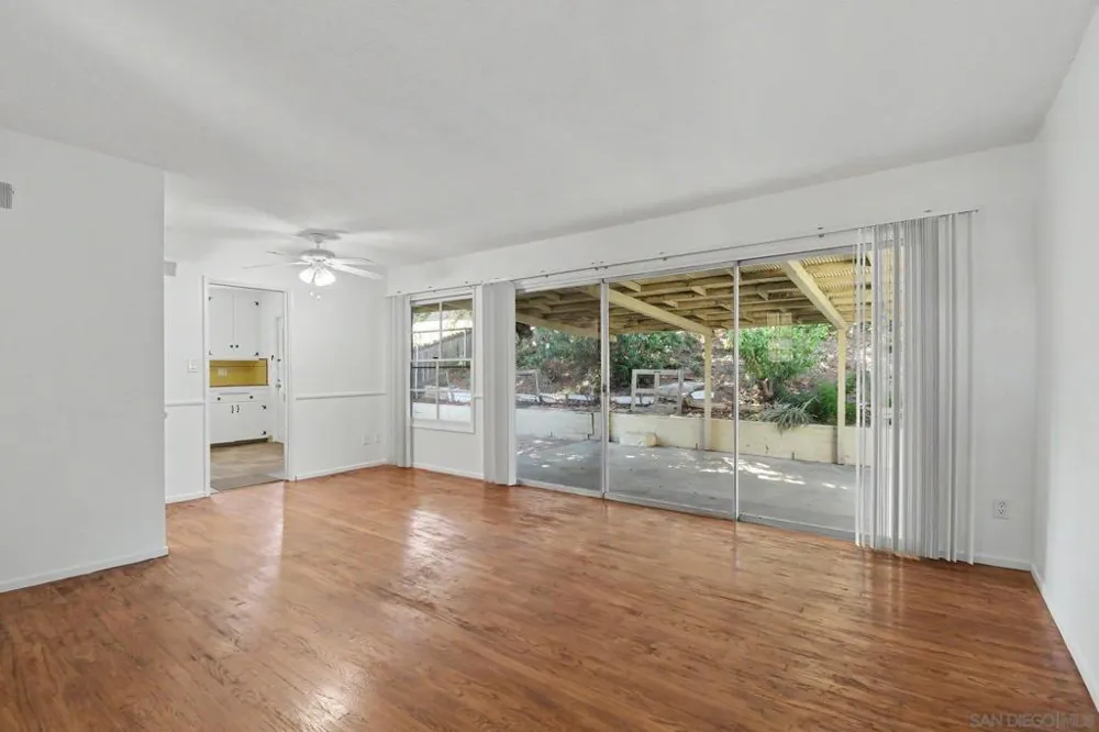 7037 Hillsboro San Diego, CA 92120