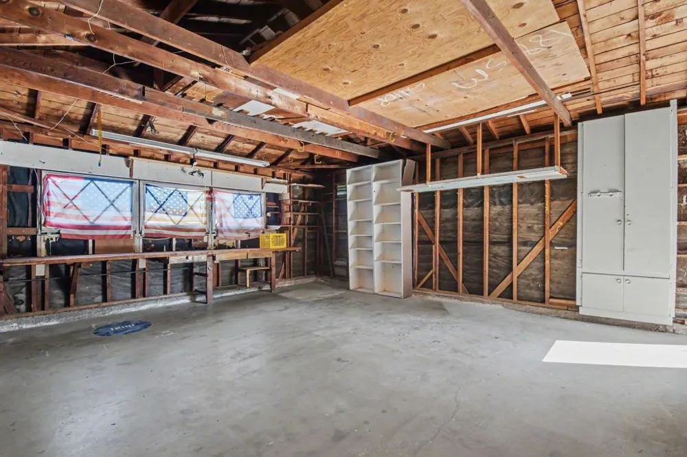 7037 Hillsboro San Diego, CA 92120