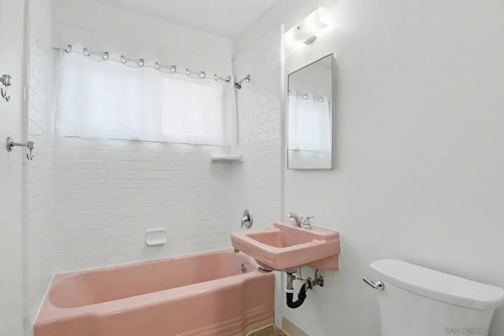 7037 Hillsboro San Diego, CA 92120