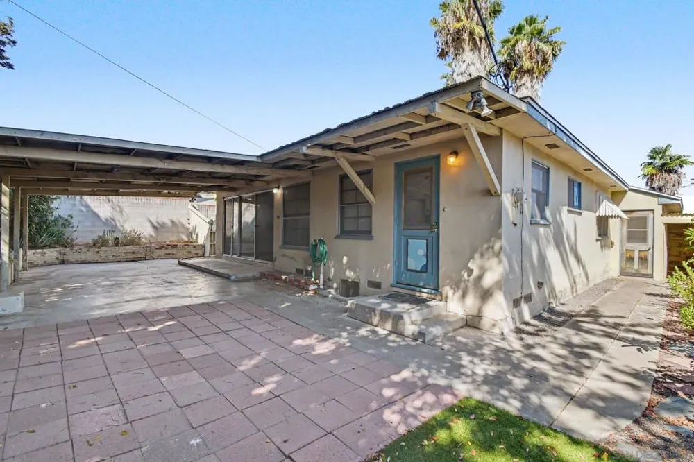 7037 Hillsboro San Diego, CA 92120