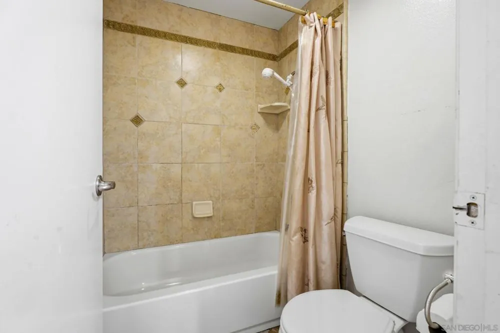 3654 Avocado Village Ct. #57 La Mesa, CA 91941