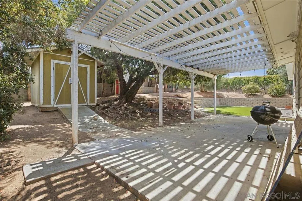 860 Magarian Rd Fallbrook, CA 92028