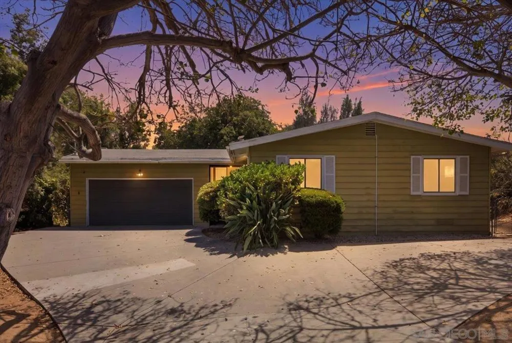 860 Magarian Rd Fallbrook, CA 92028