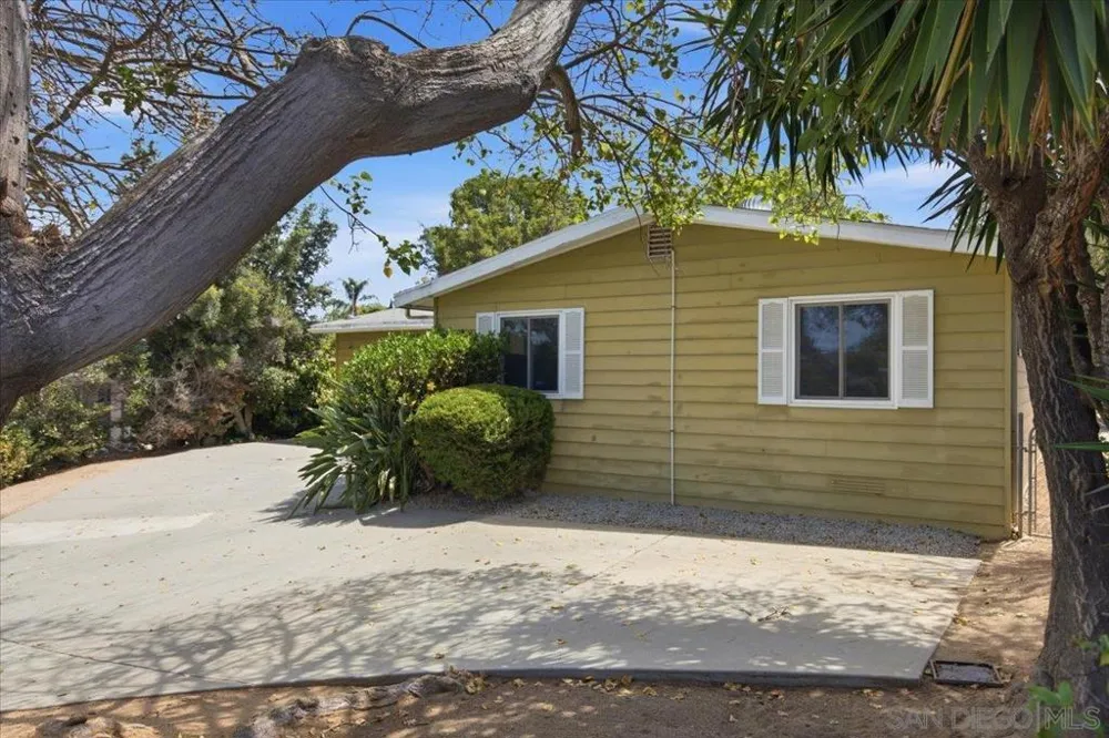 860 Magarian Rd Fallbrook, CA 92028