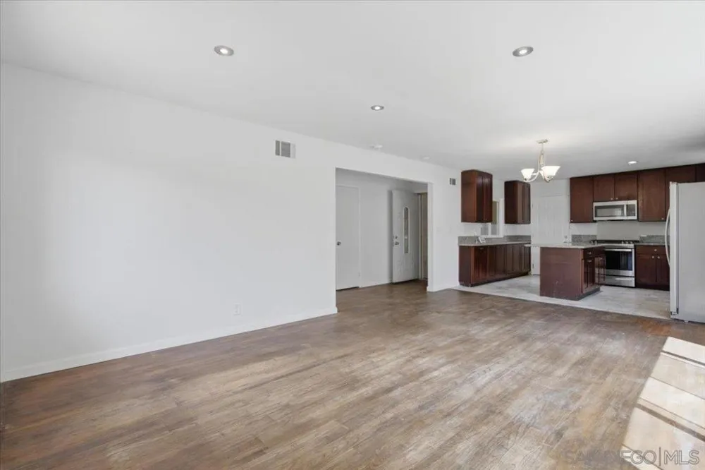 860 Magarian Rd Fallbrook, CA 92028