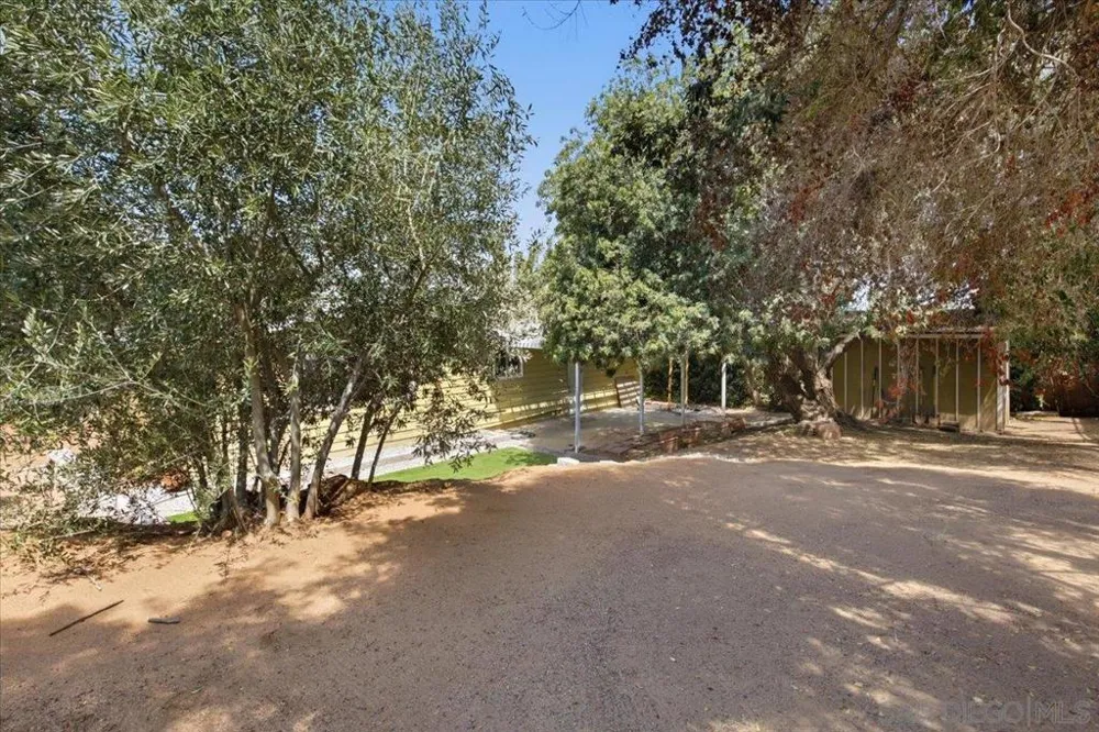 860 Magarian Rd Fallbrook, CA 92028