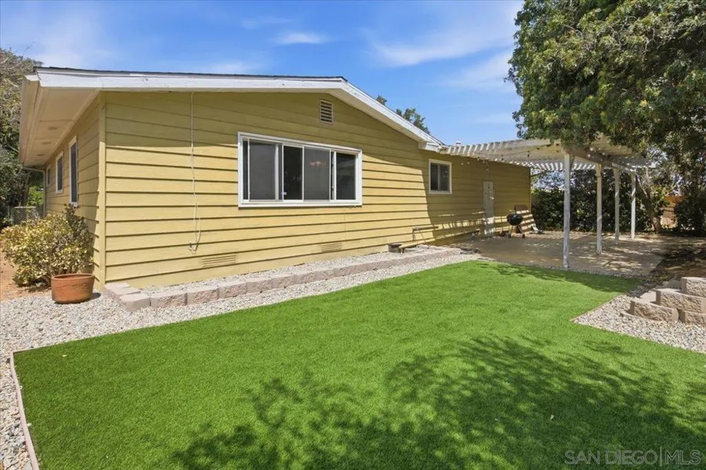 860 Magarian Rd Fallbrook, CA 92028