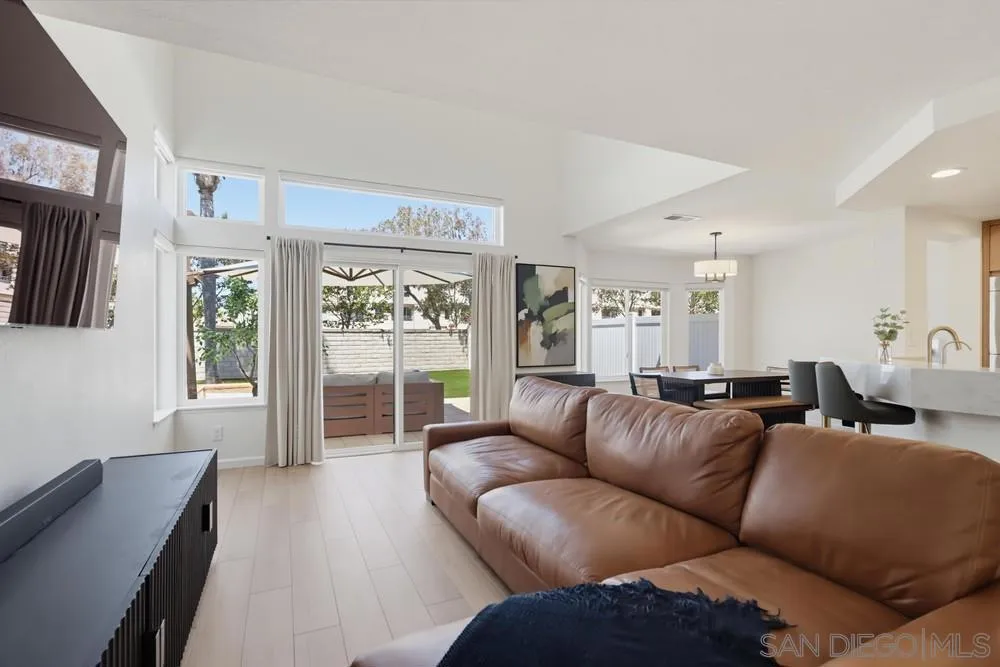 4966 Corte Playa Palmera San Diego, CA 92124