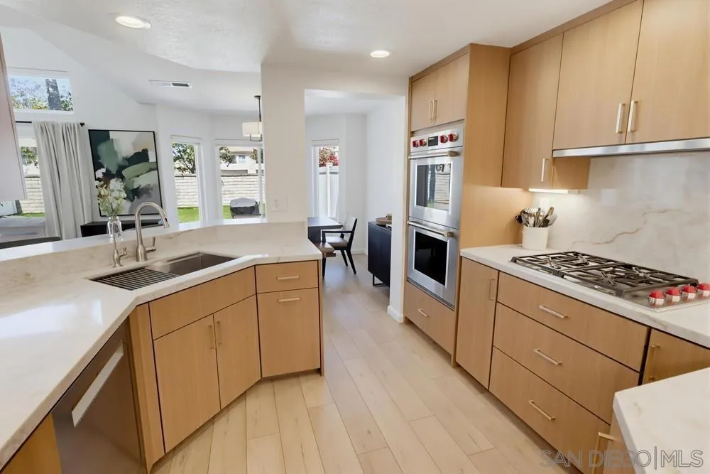 4966 Corte Playa Palmera San Diego, CA 92124