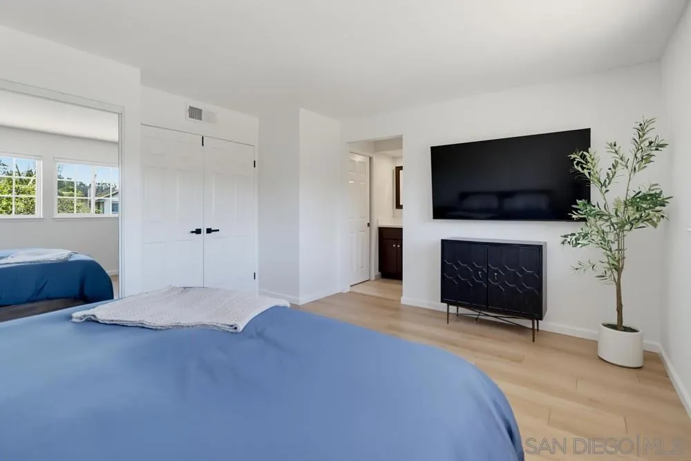 4966 Corte Playa Palmera San Diego, CA 92124