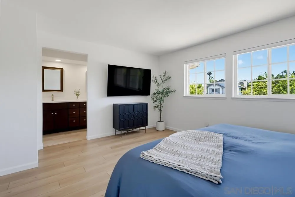 4966 Corte Playa Palmera San Diego, CA 92124
