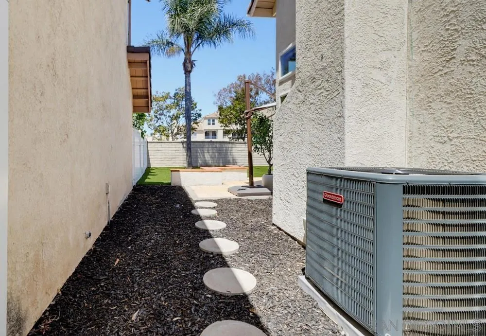 4966 Corte Playa Palmera San Diego, CA 92124