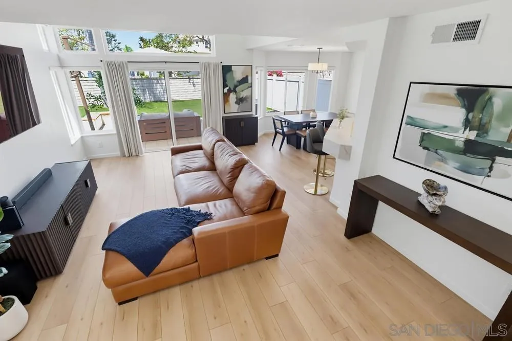 4966 Corte Playa Palmera San Diego, CA 92124