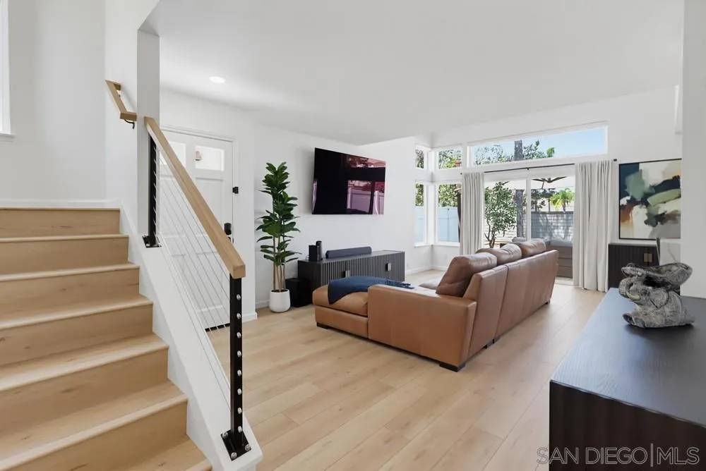 4966 Corte Playa Palmera San Diego, CA 92124