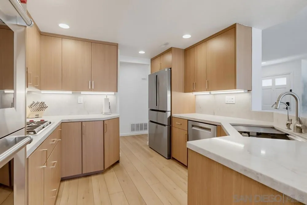 4966 Corte Playa Palmera San Diego, CA 92124
