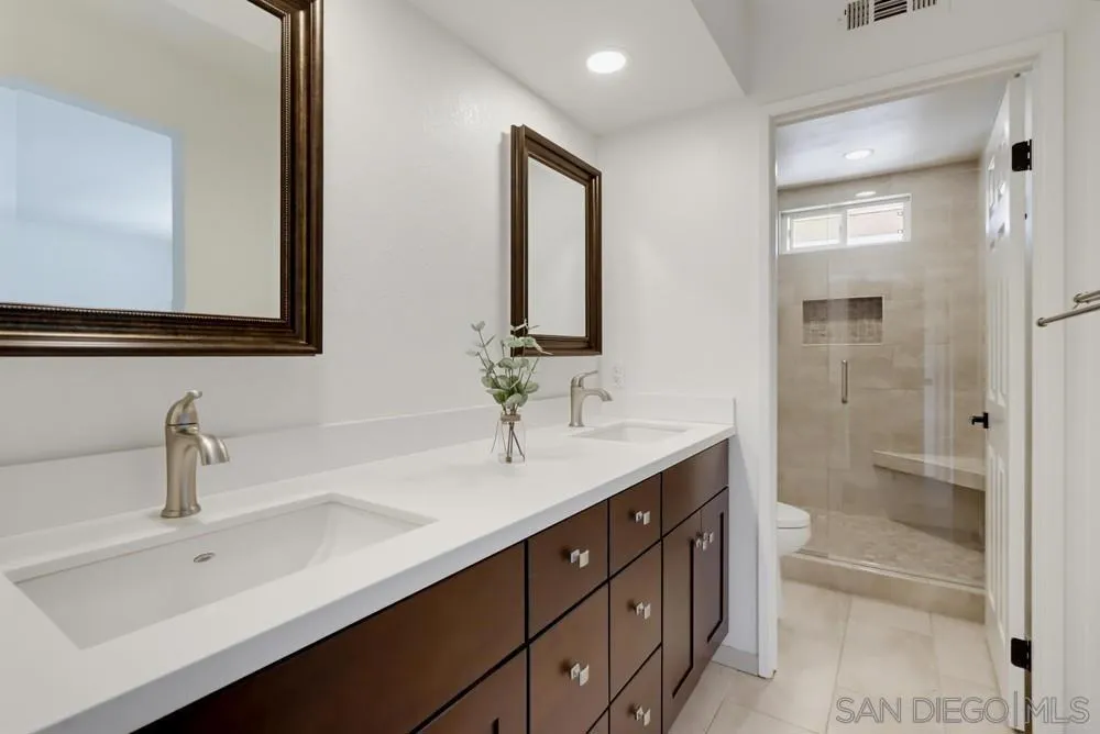 4966 Corte Playa Palmera San Diego, CA 92124