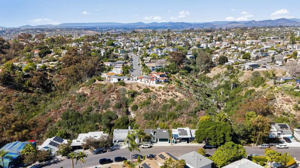 1084 Johnson Ave San Diego, CA 92103