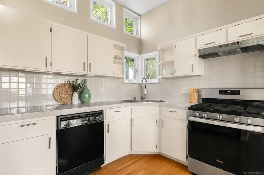 1084 Johnson Ave San Diego, CA 92103